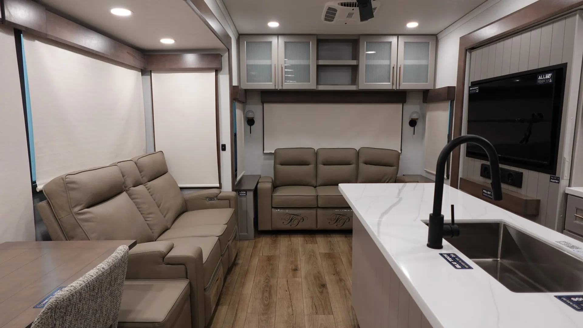2026 Alliance RV Paradigm 310RL - Photo 3