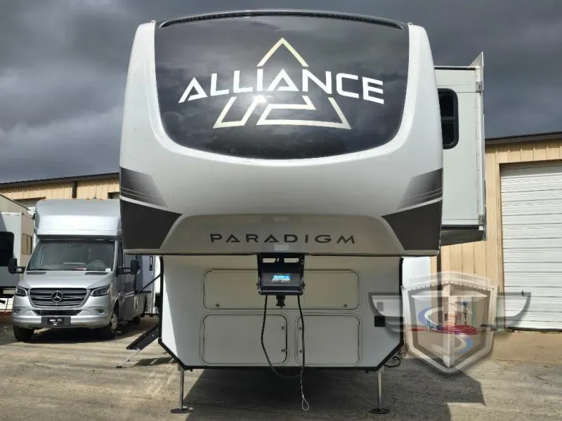 2024 Alliance RV Paradigm 310RL - Photo 4