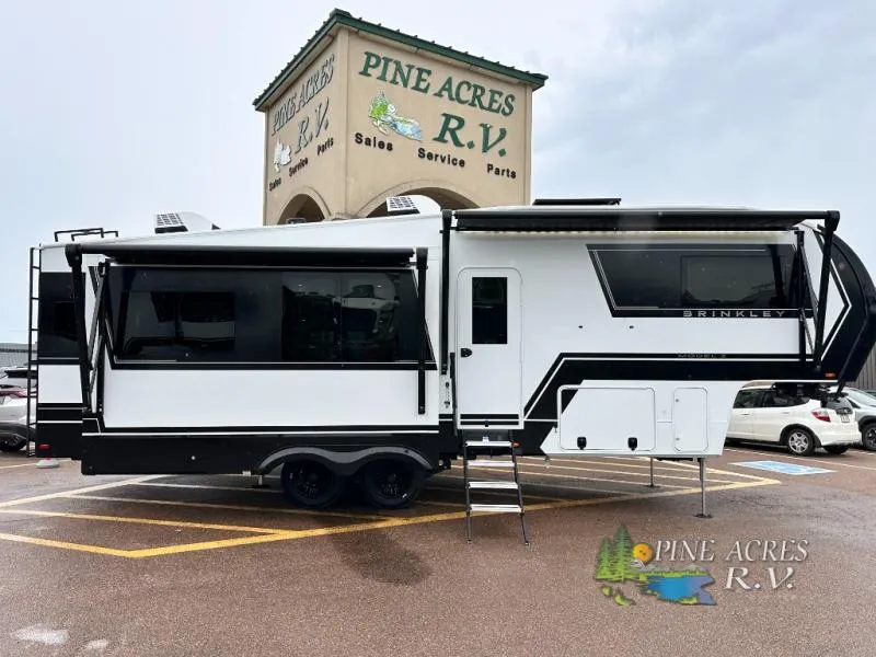 2027 Brinkley Model Z 2900 - Photo 2