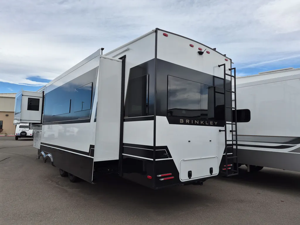 2026 Brinkley Model Z 3600, Photos photo 8