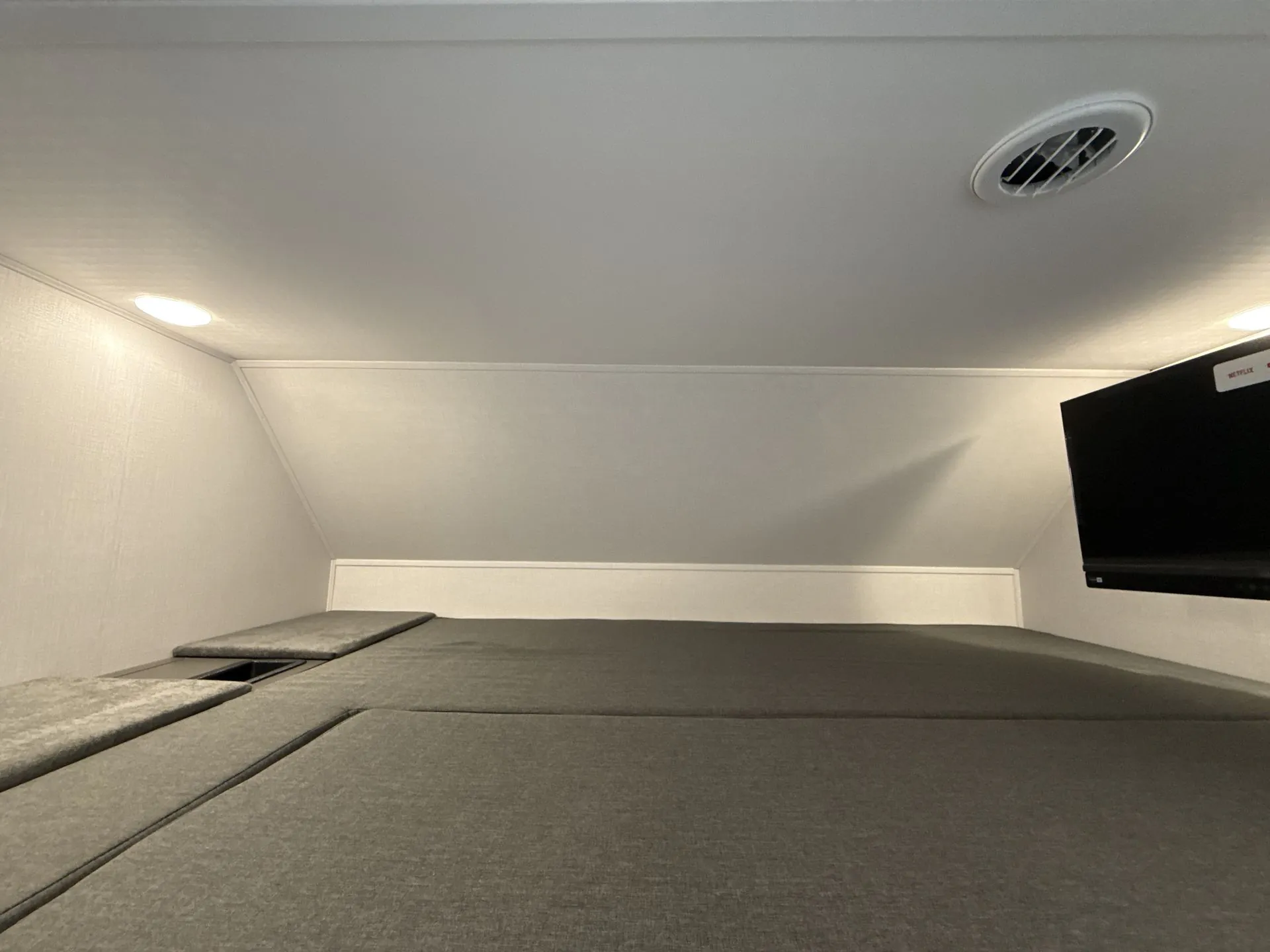 2027 Forest River Sunseeker LE 3250DSLE — Photo 6