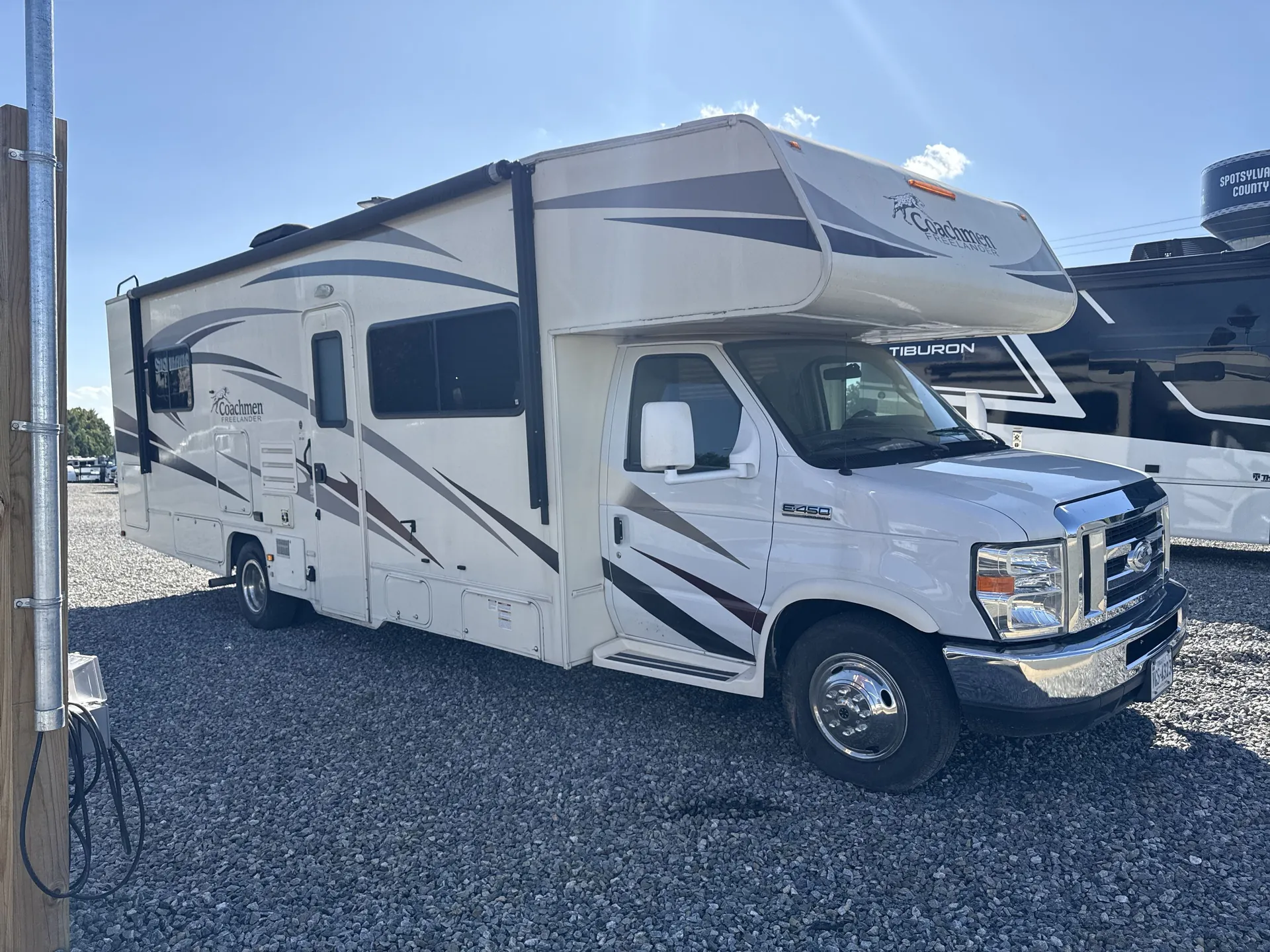 2016 Coachmen Freelander 29KS - Photo 2