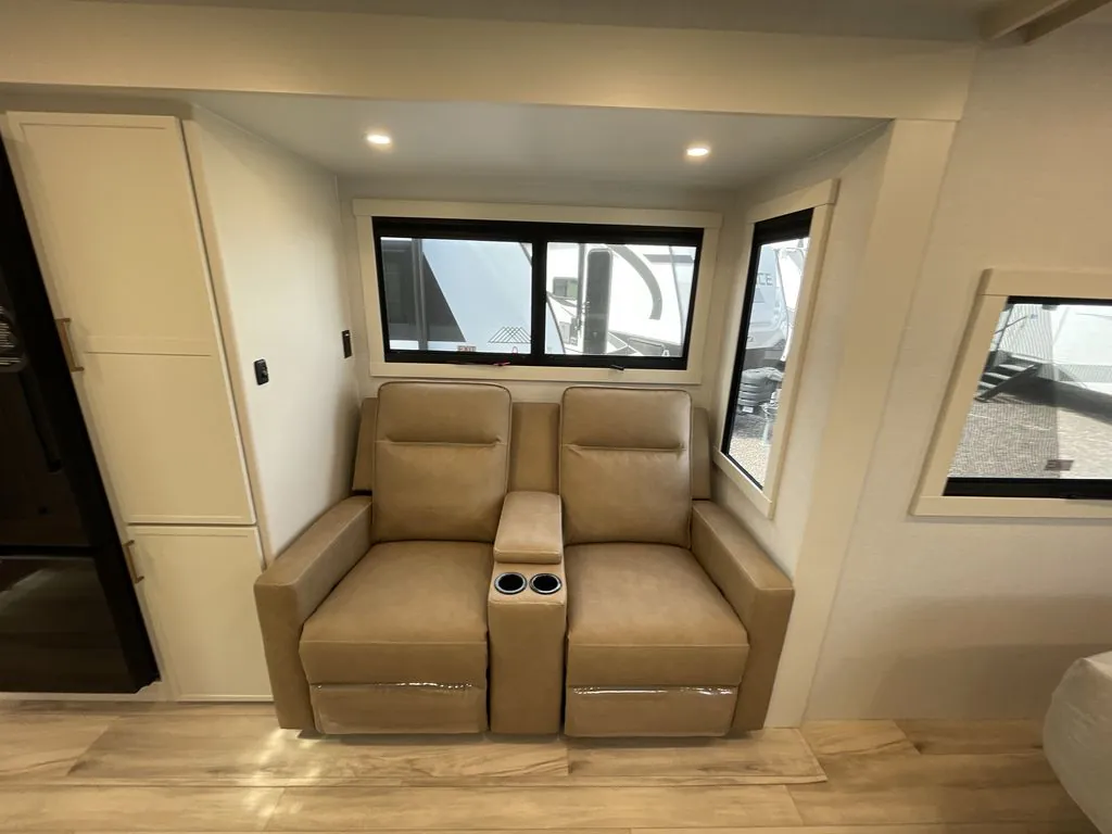 2026 Brinkley Model I 235, Photos photo 9