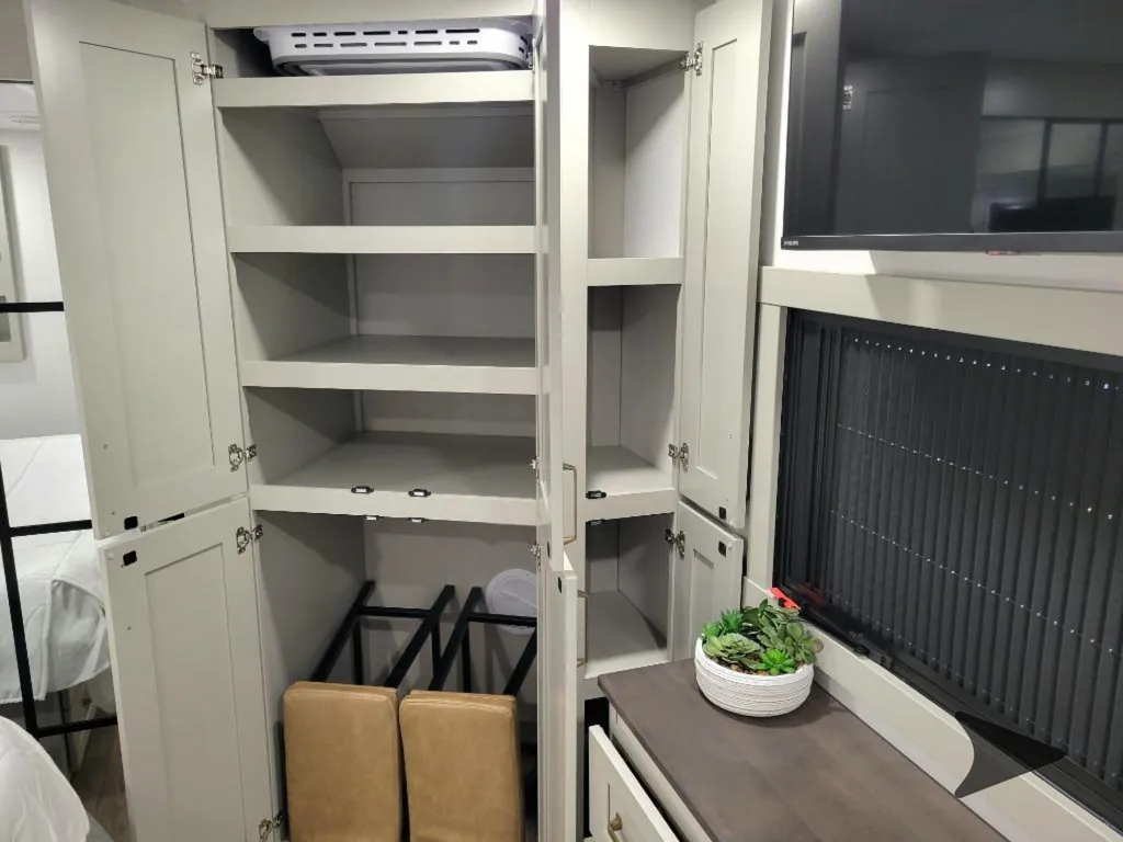 2026 Brinkley Model G 4100, Photos photo 75