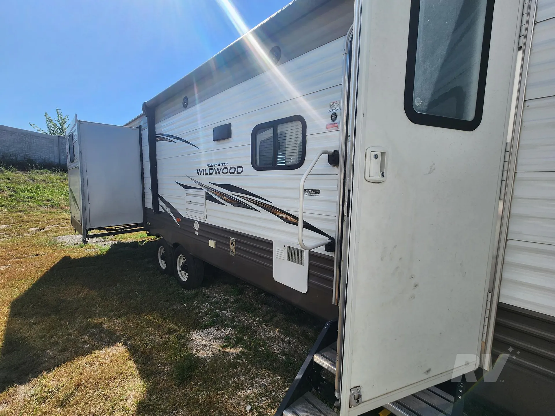 2019 Forest River Wildwood 31KQBTS