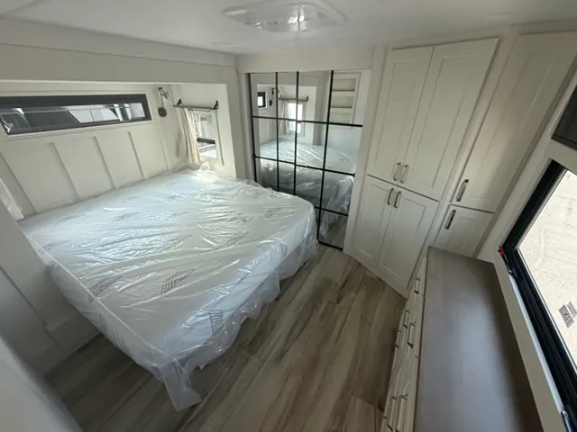 2027 Brinkley Model G 3970, Photos photo 23