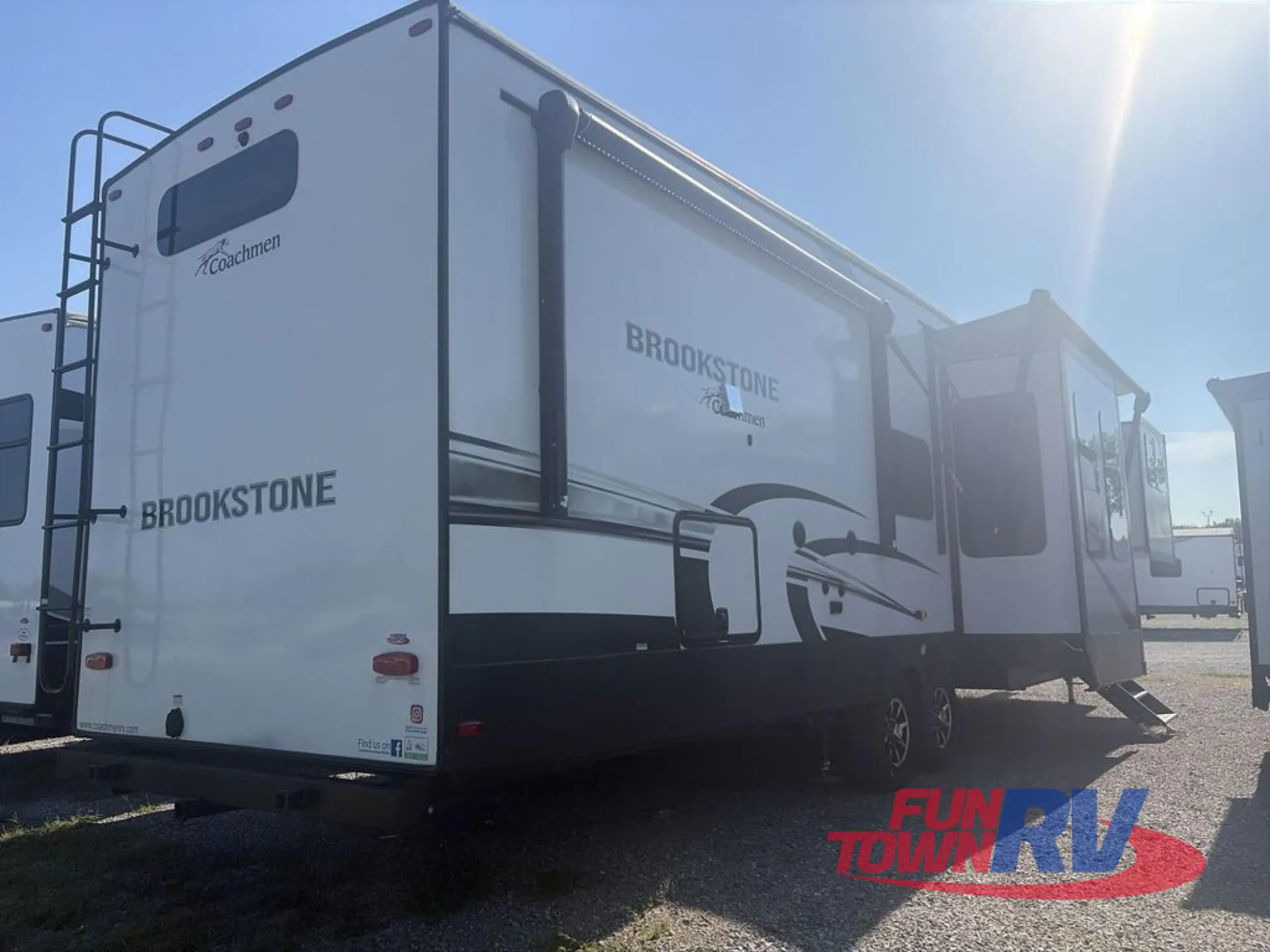 2023 Coachmen Brookstone 344FL - Photo 3