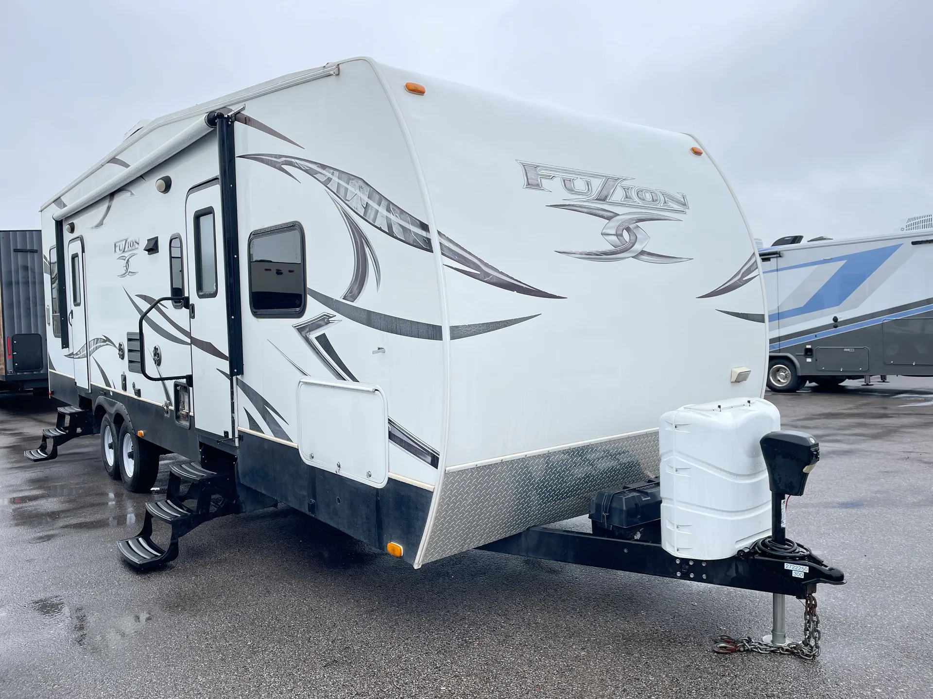 2012 Keystone Fuzion 300 - Photo 2