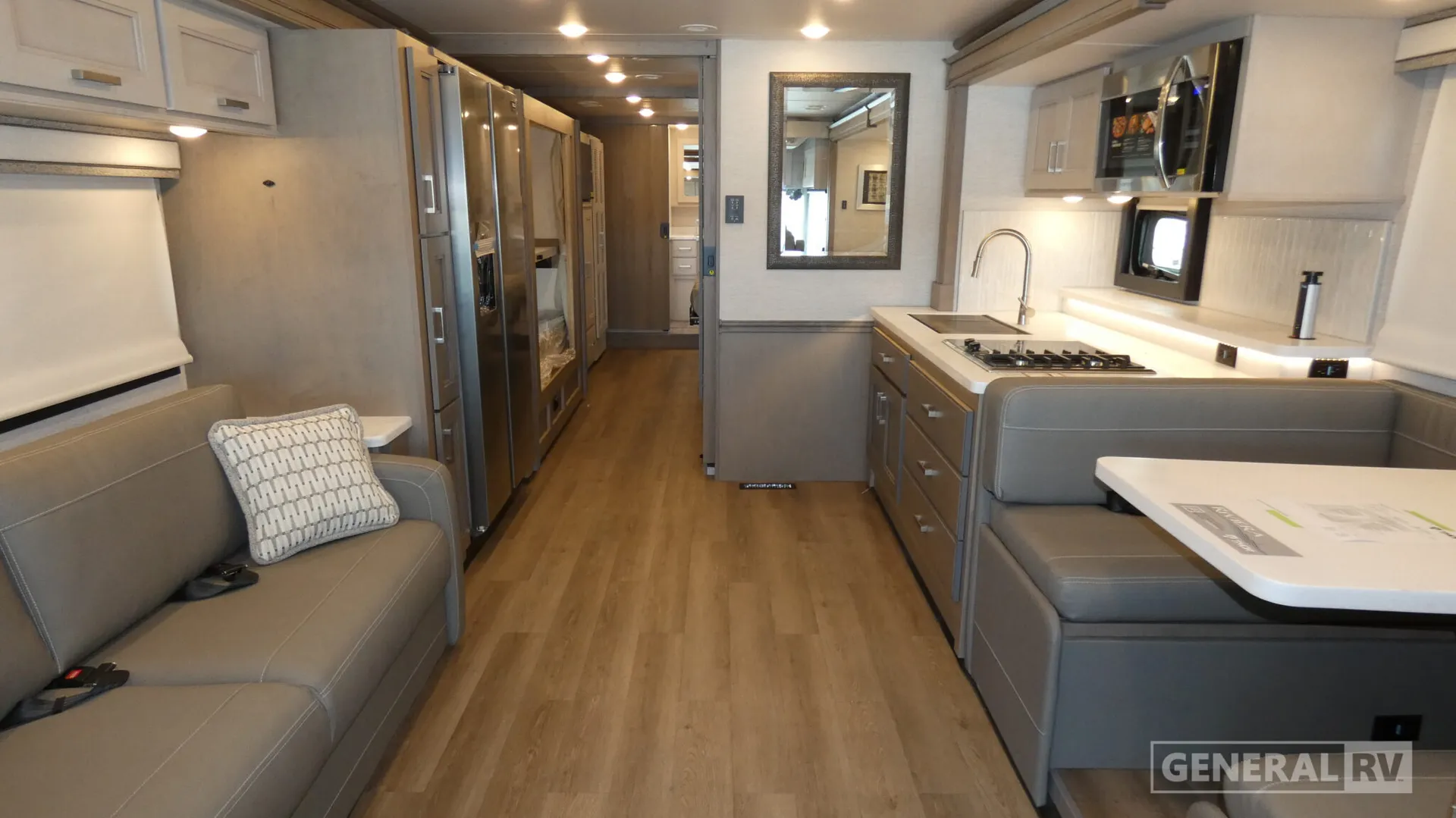 2026 Thor Motor Coach Riviera 39BH - Photo 3