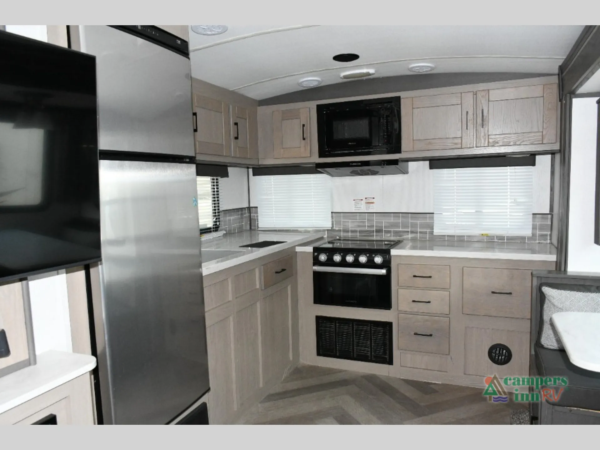 2022 Cruiser RV Twilight Signature TWS 3100 - Photo 4