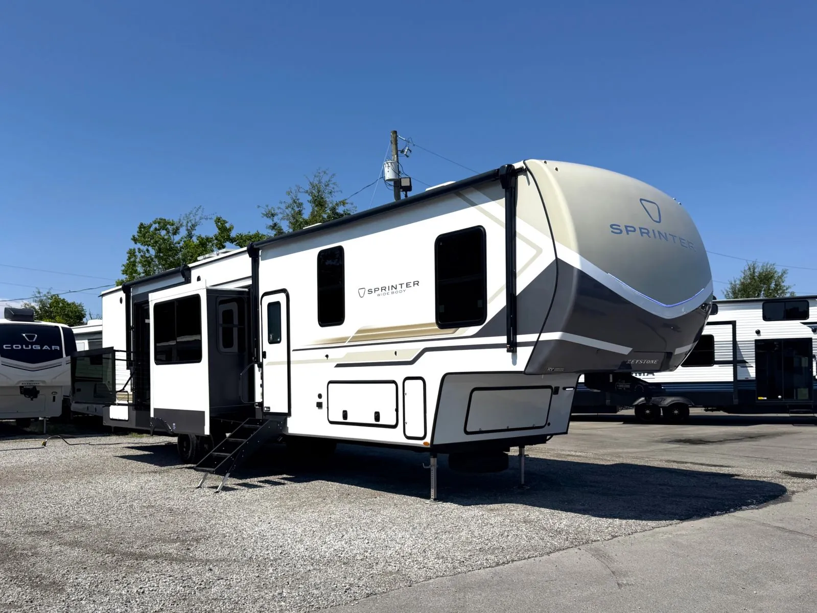 2027 Keystone Sprinter 3950SSP - Photo 2