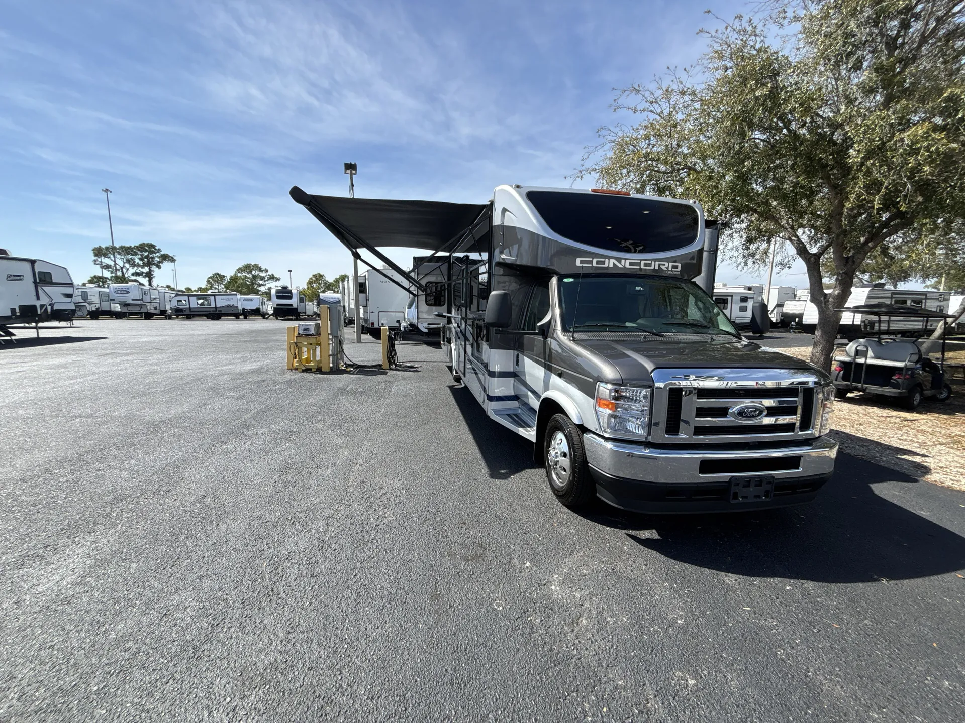 2024 Coachmen Concord 321DS - Photo 2