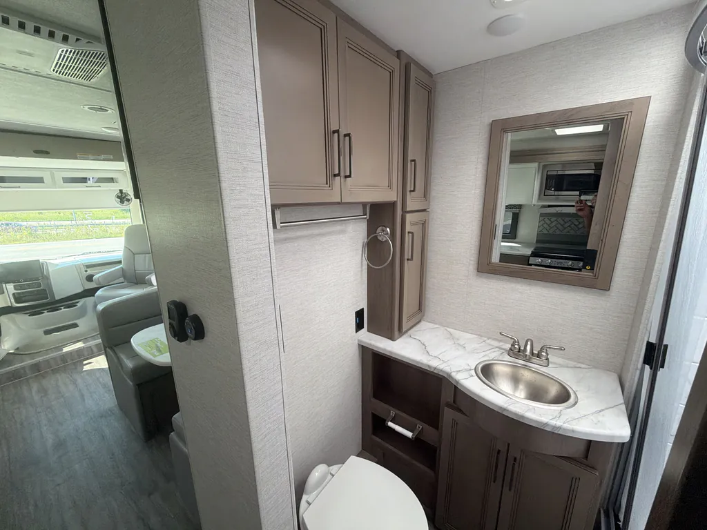 2026 Thor Motor Coach Freedom Traveler A29, Photos photo 10