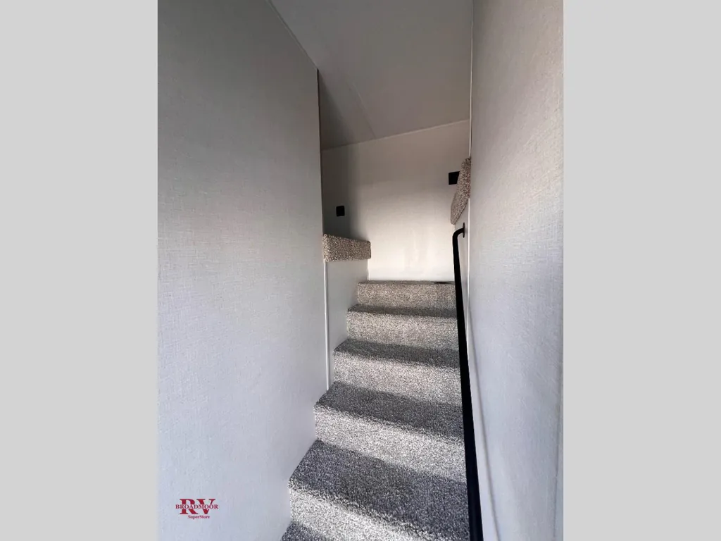 2027 Forest River Salem Villa 40FKP, Photos photo 15