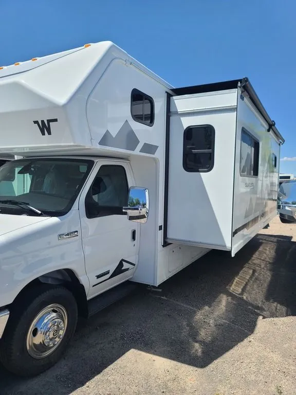 2027 Winnebago SUNFLYER 28MB - Photo 3