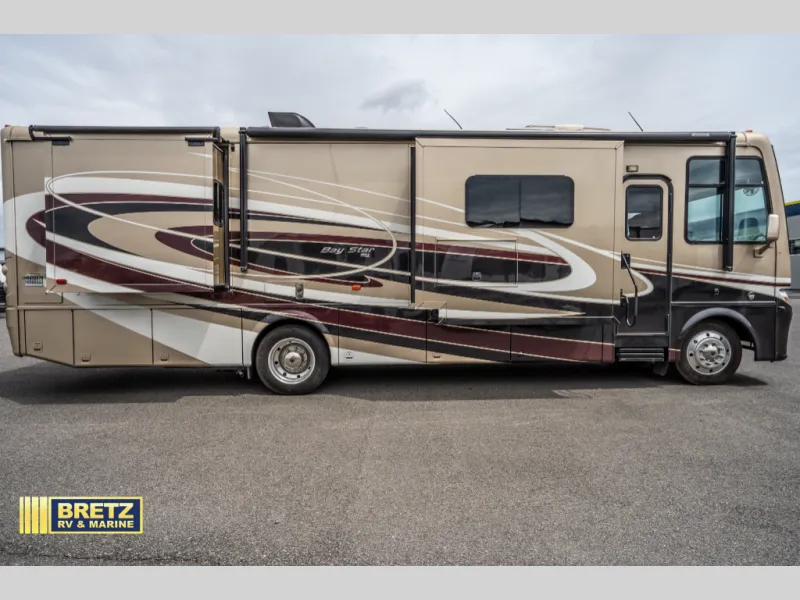 2017 Newmar Bay Star Used    3333 - Main photo