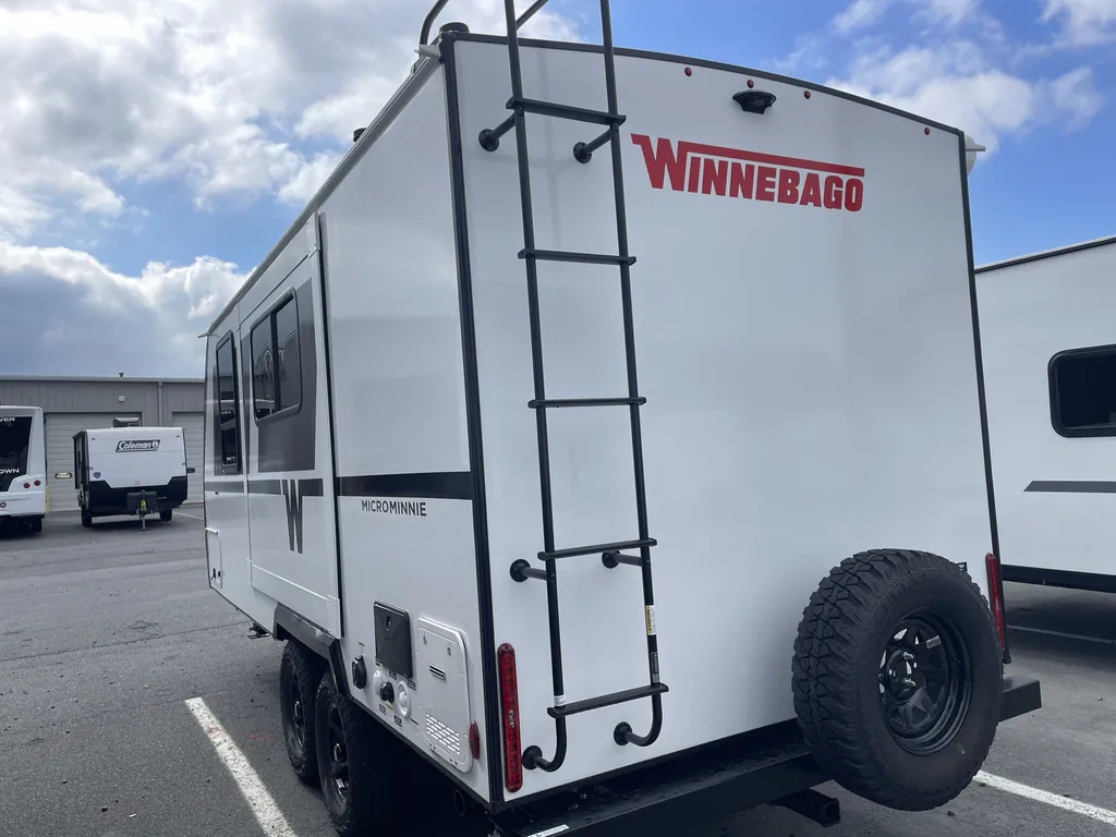 2027 Winnebago Micro Minnie 2108DS, Photos photo 6