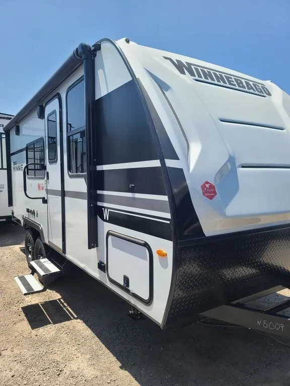 2025 Winnebago Micro Minnie 2108FBS - Photo 2