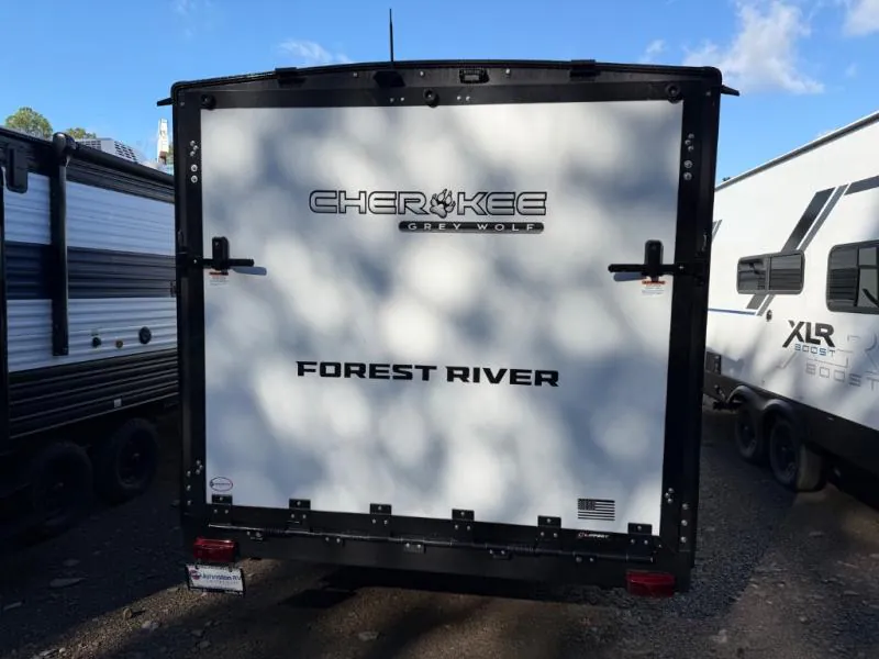 2026 Forest River Cherokee Grey Wolf 22RR — Photo 6