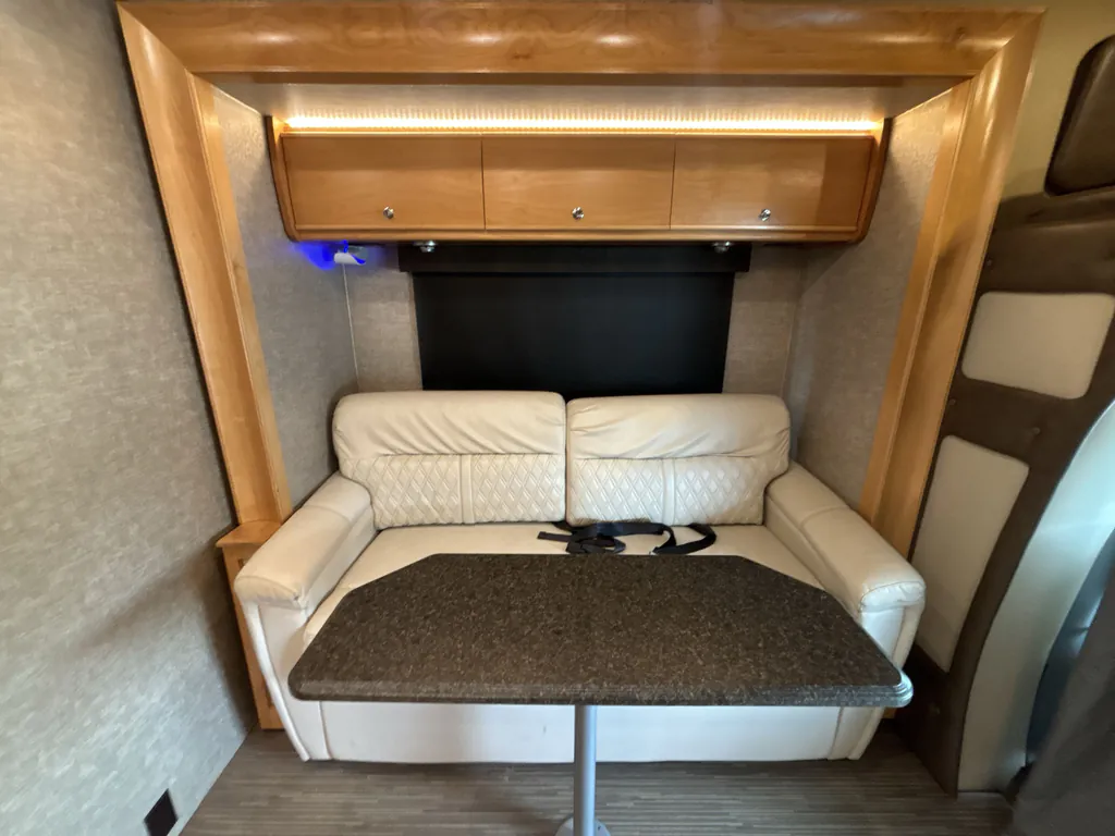 2017 Tiffin Wayfarer 24 QW, Photos photo 10