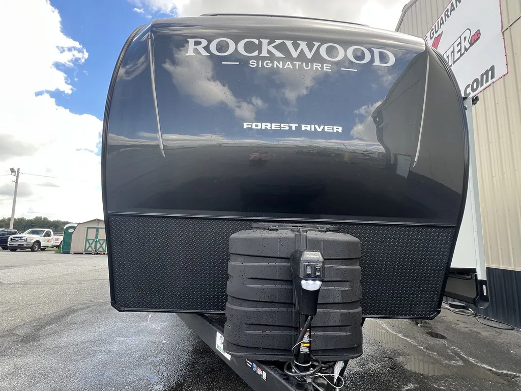 2027 Forest River Rockwood Signature 8392RL, Photos photo 3