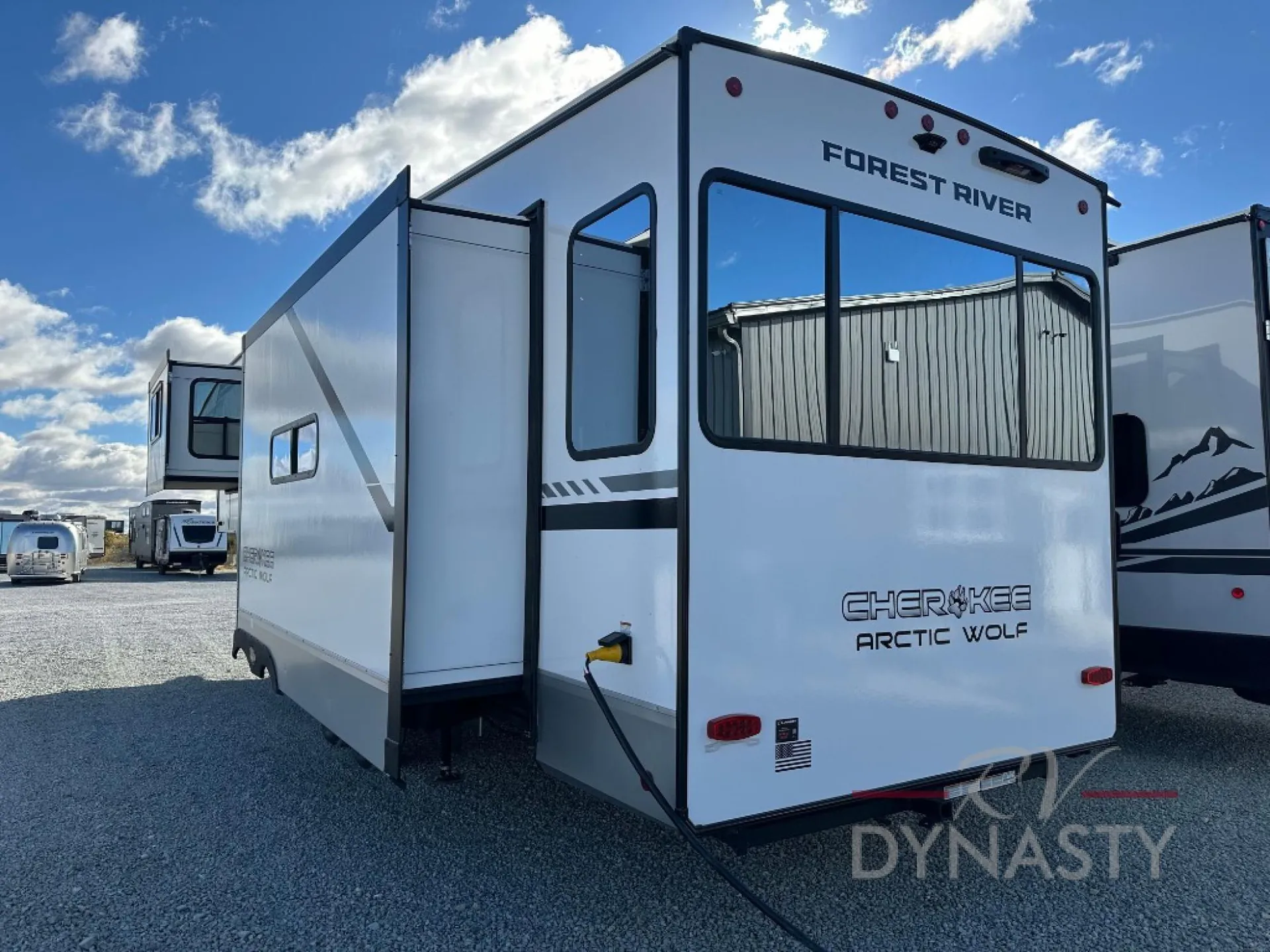 2025 Forest River Cherokee Arctic Wolf Suite 3250 SUITE - Photo 4