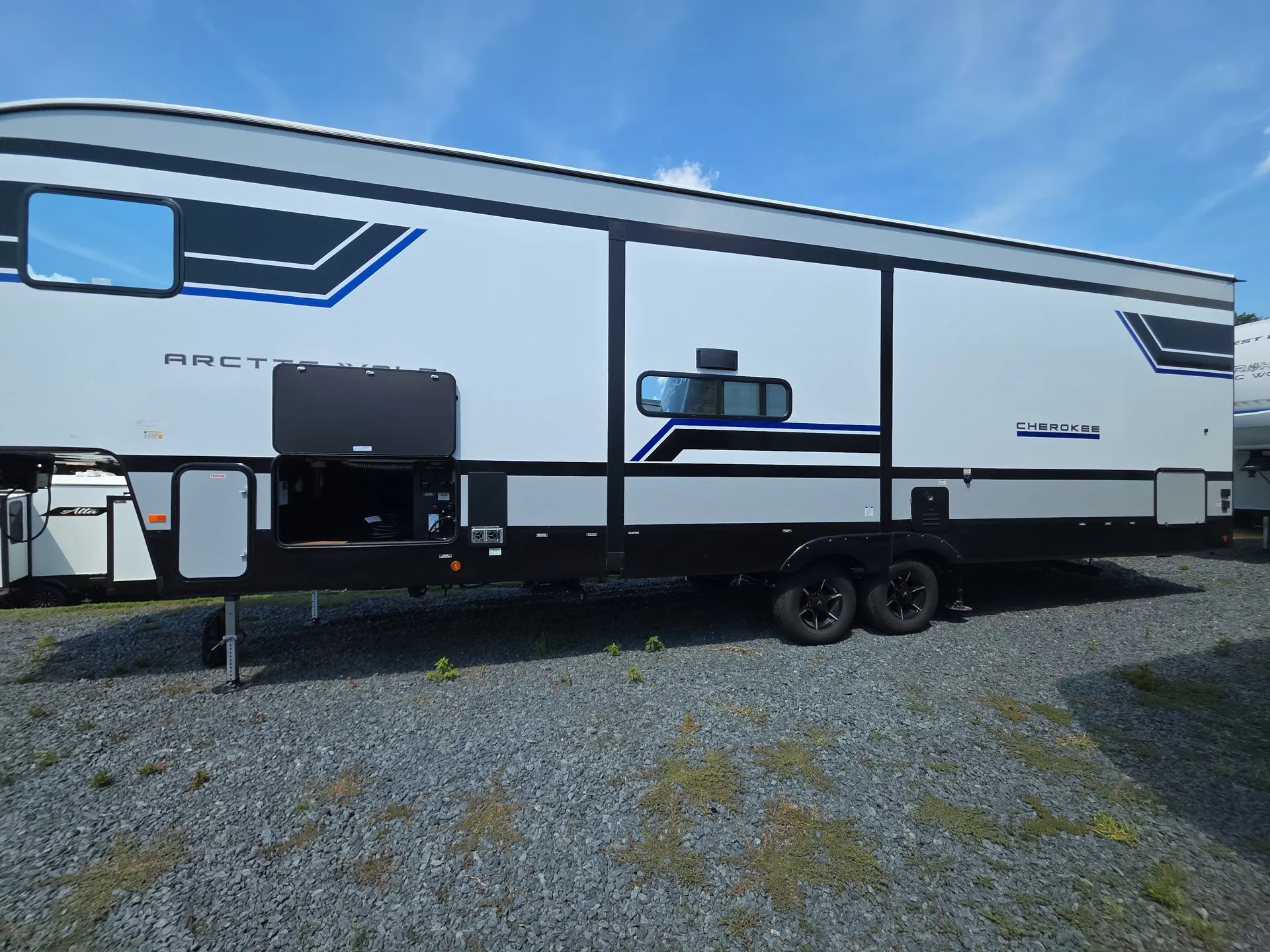 2027 Forest River Arctic Wolf 331BH — Photo 5