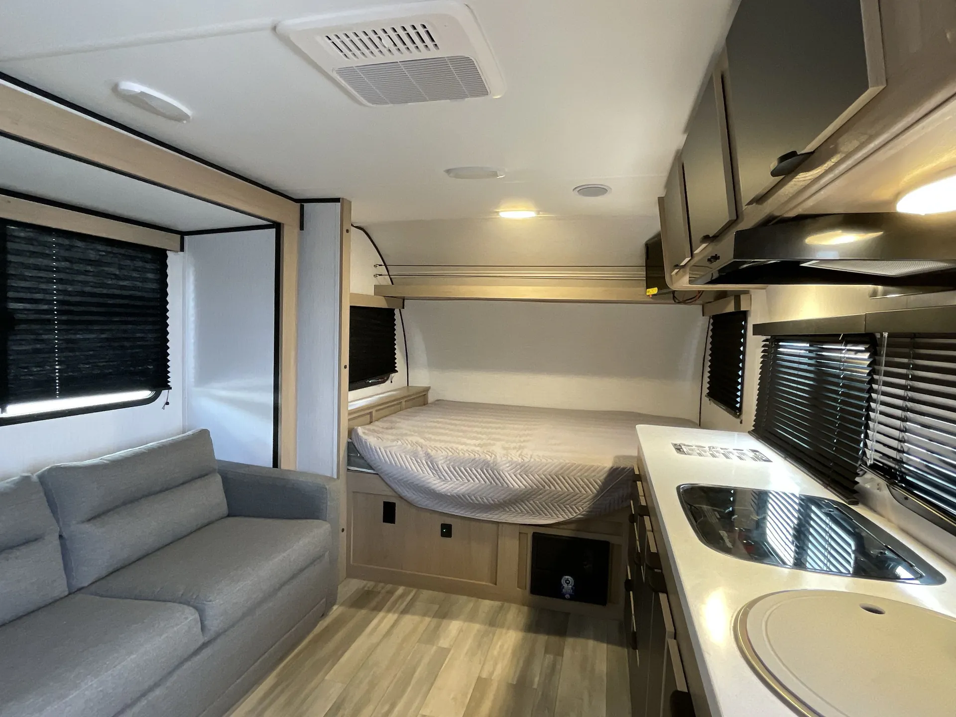 2023 Cruiser RV Hitch 18RBS — living area main