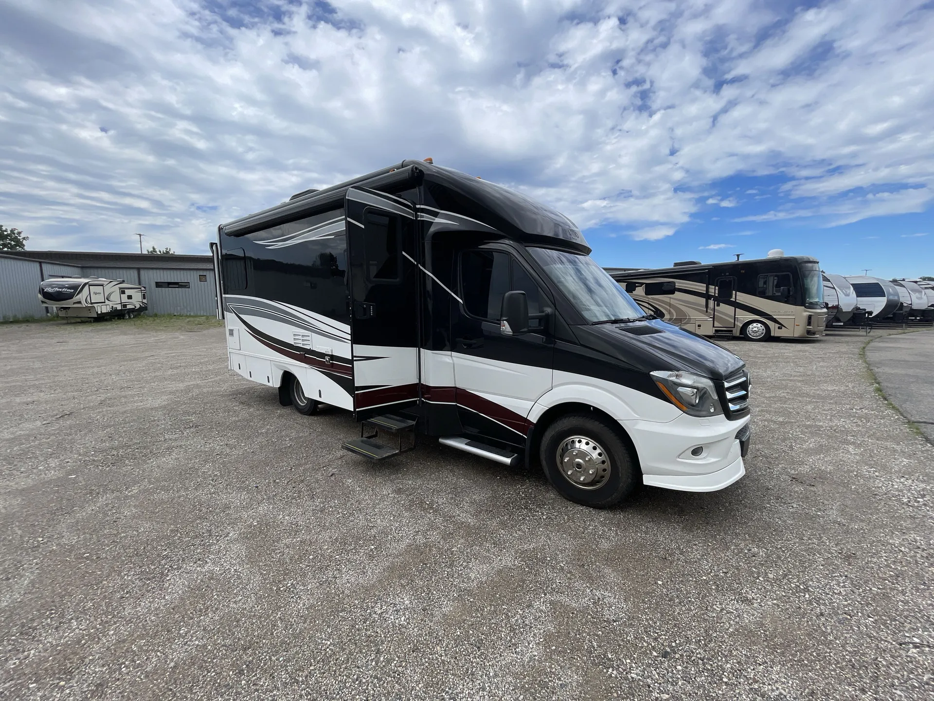 2016 Renegade RV Villagio 25QRS dealer photo 1 from Camping World