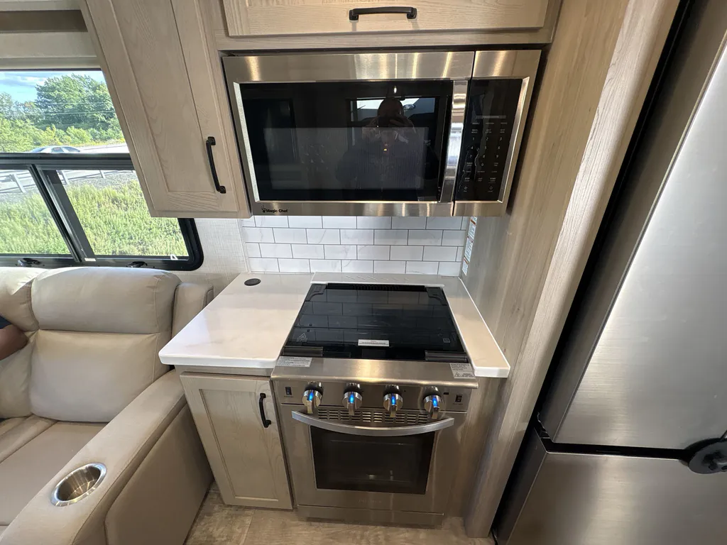 2024 Forest River Rockwood Signature 372RL, Photos photo 9