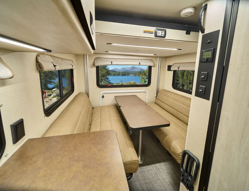 2027 Winnebago Resa 19DC - Photo 4