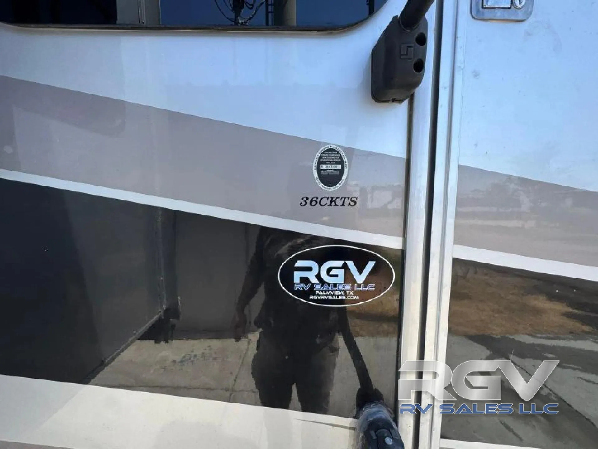 2015 Forest River Cedar Creek 36CKTS — Photo 7