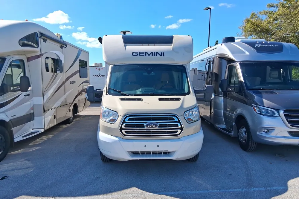 2018 Thor Motor Coach Gemini 23TR - Main photo