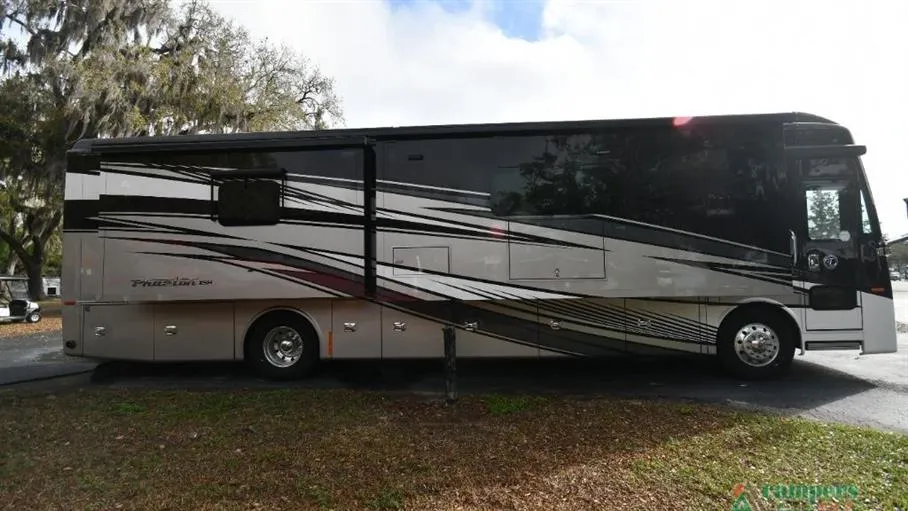 2026 Tiffin Phaeton 40 IH - Photo 3