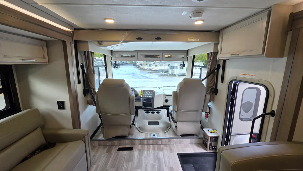 2027 Thor Motor Coach Windsport 36H, Photos photo 4