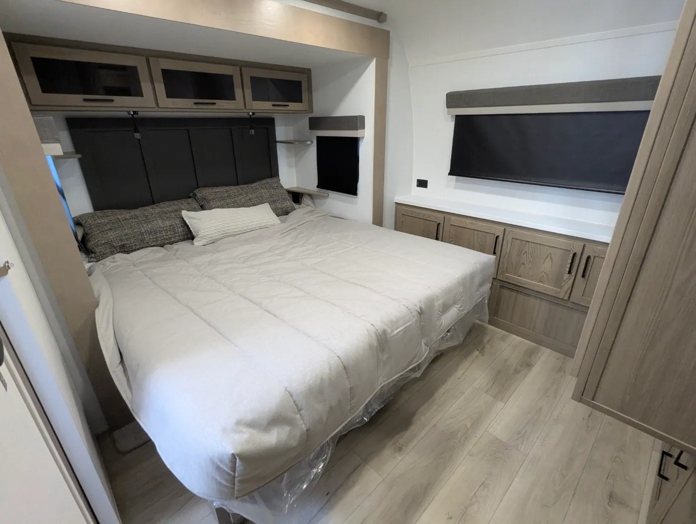 2026 Forest River Rockwood Signature 8336BH - Photo 4