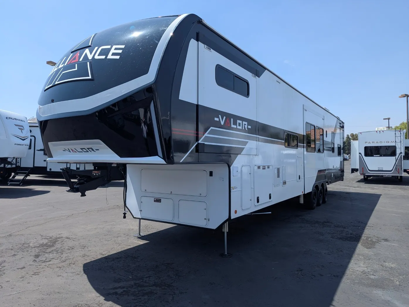 2026 Alliance RV Valor 44V14 - Photo 4