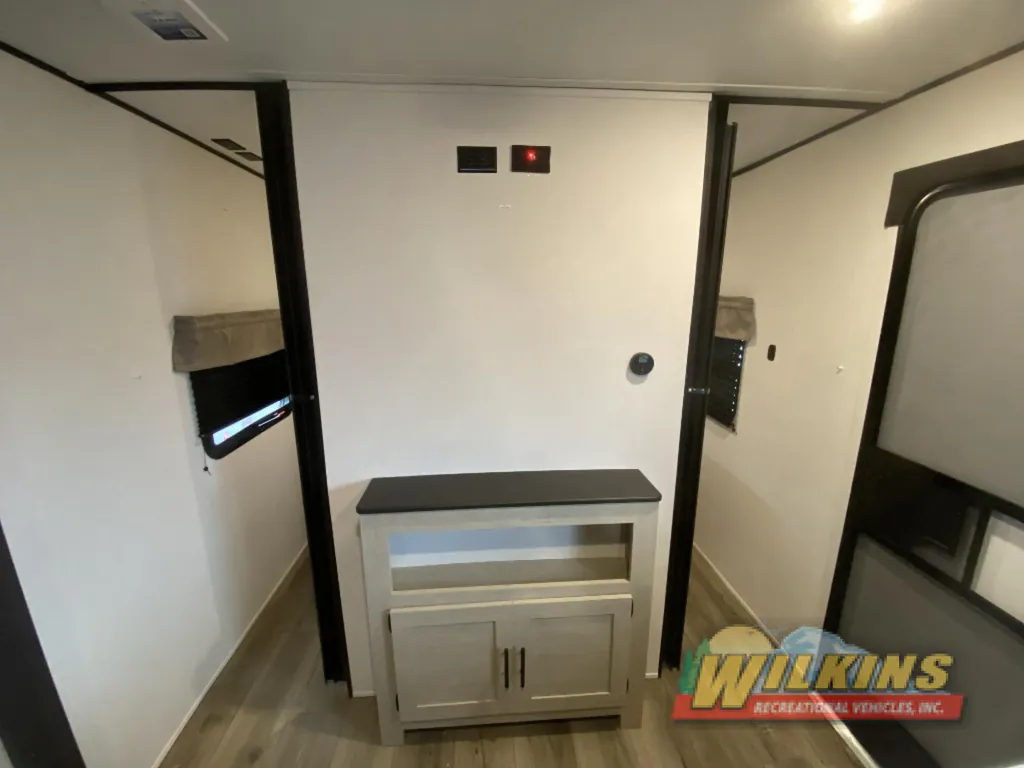 2026 Shasta RVs i-5 Edition 527BHS, Photos photo 16