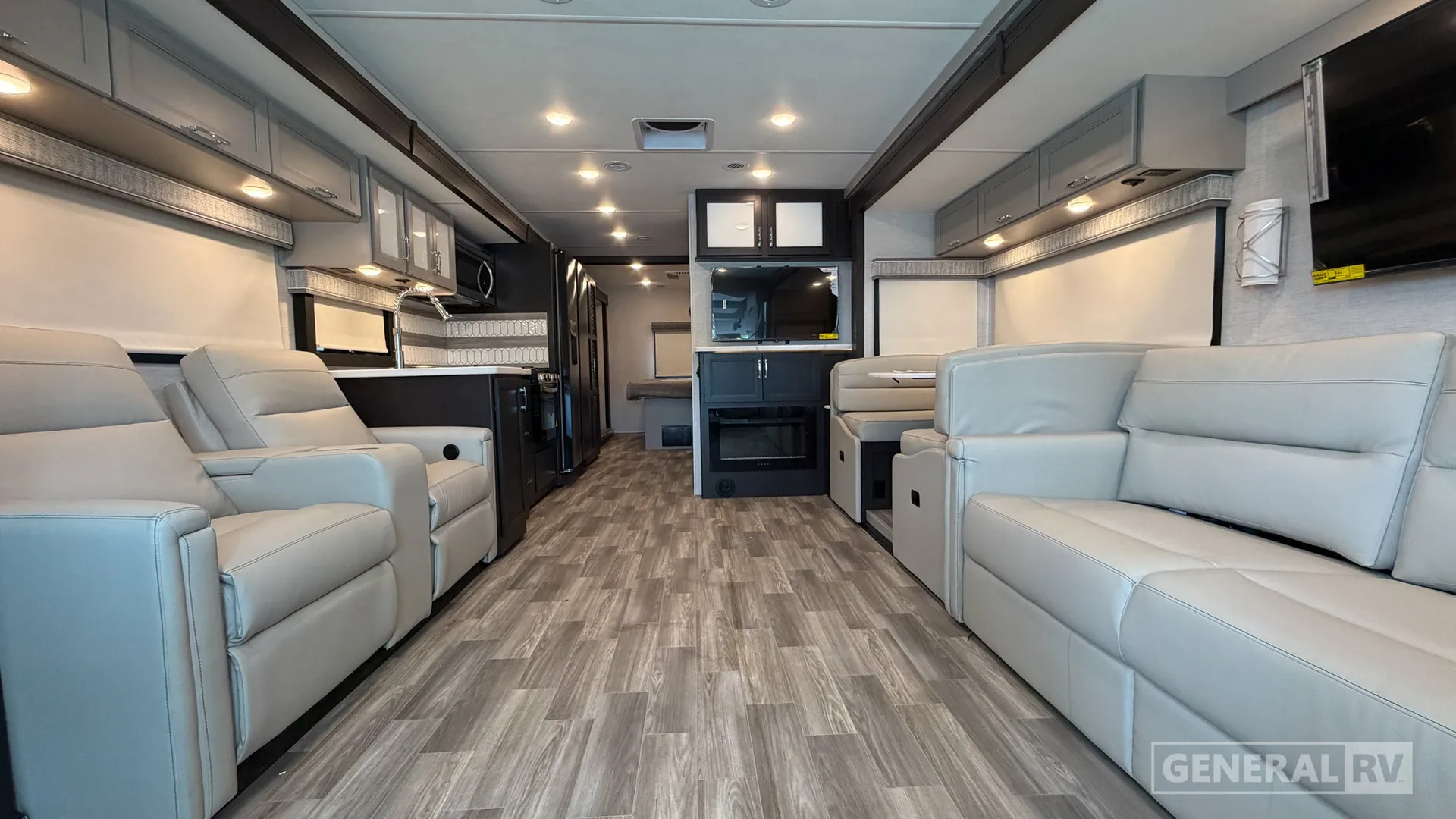 2026 Thor Motor Coach Luminate CC35 - Photo 3