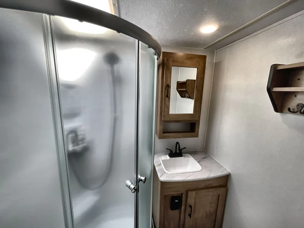 2024 Coachmen Freedom Express Select 31SE, Photos photo 16