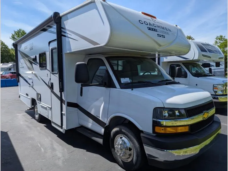 2026 Coachmen Freelander 21RS - Photo 2