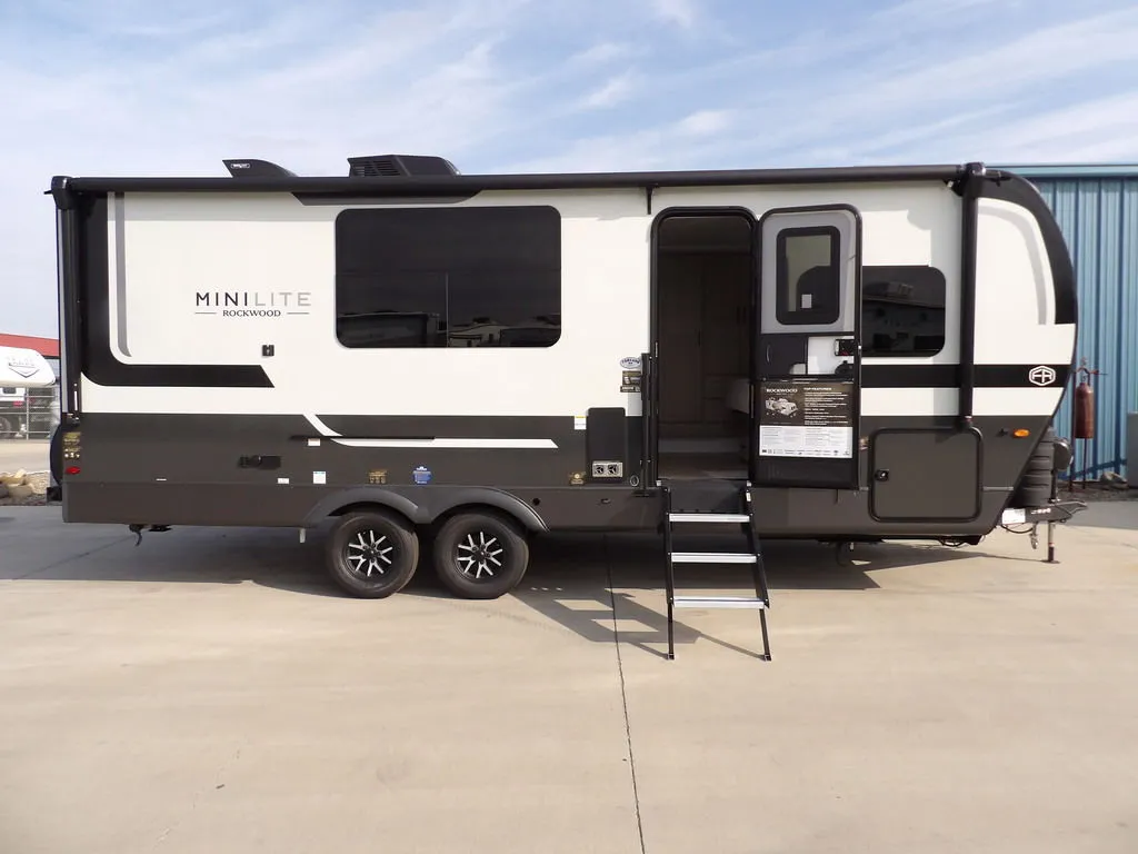 2026 Forest River Rockwood Mini Lite 2522FB - Photo 4