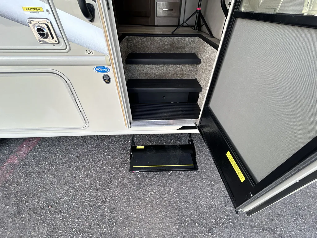 2022 Thor Motor Coach Freedom Traveler A32, Photos photo 27