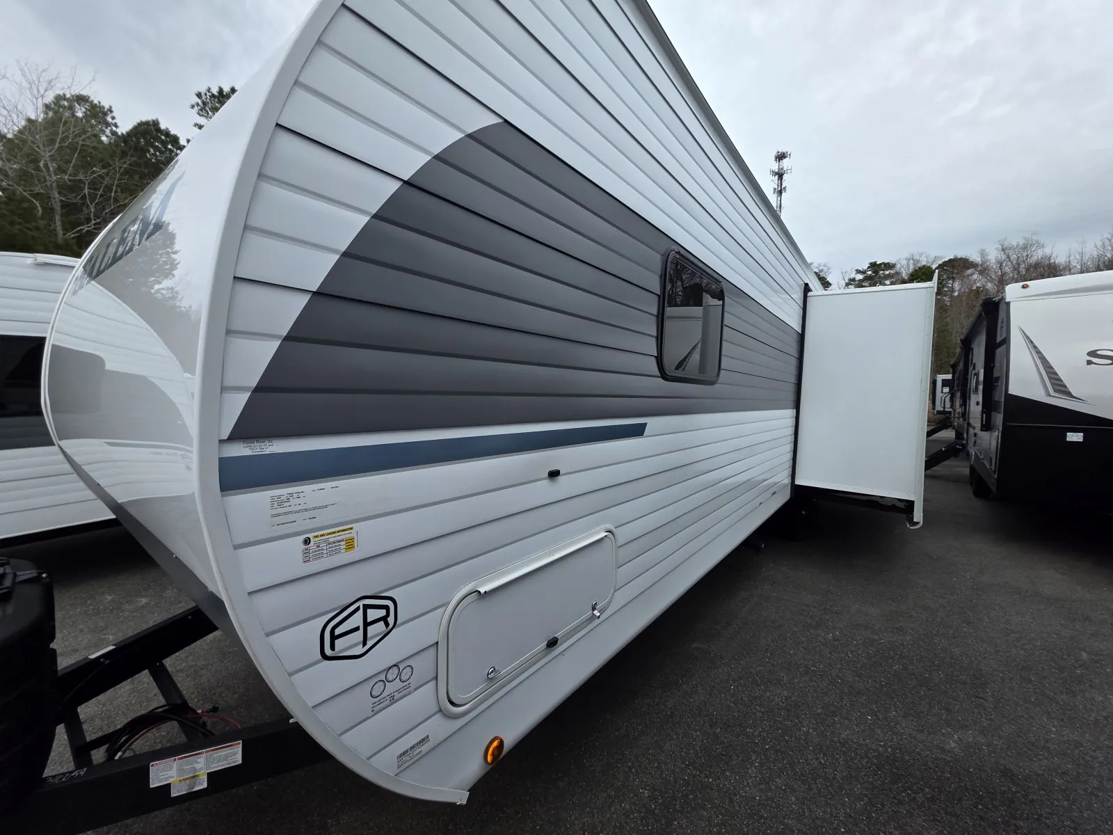 2027 Forest River Salem 27RK — Photo 6