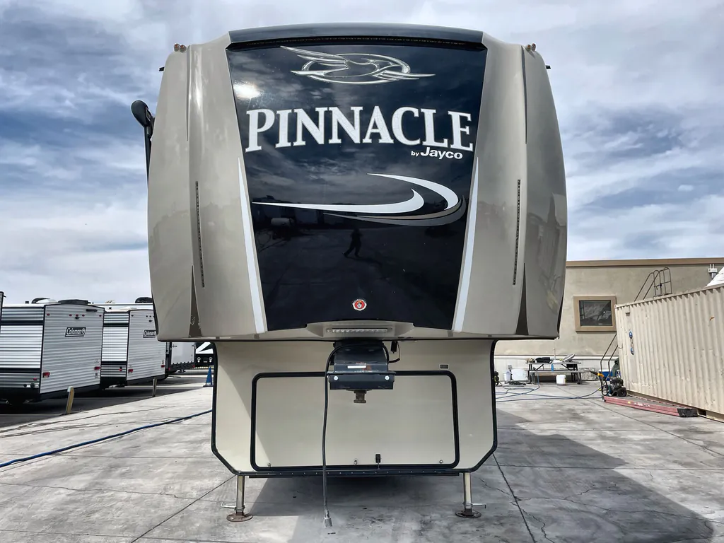 2017 Jayco Pinnacle 36FBTS, Photos photo 4