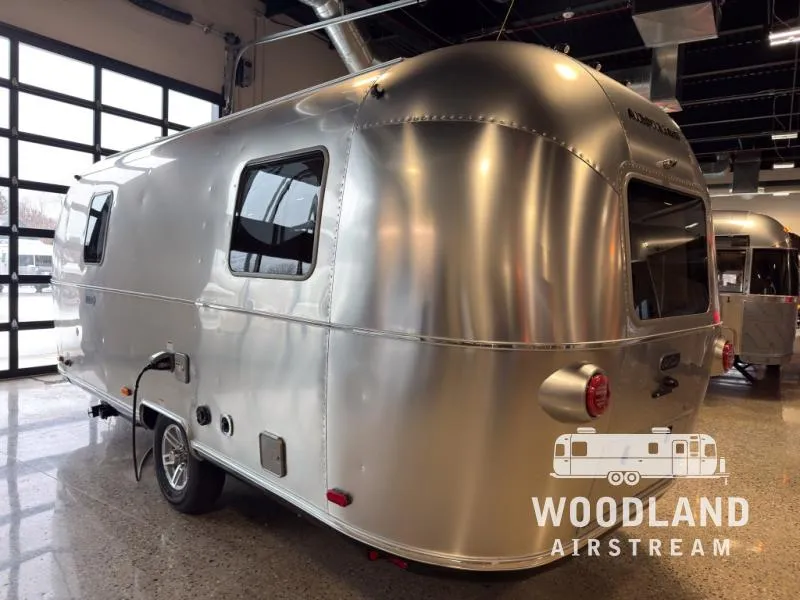 2026 Airstream World Traveler 22RB - Photo 3