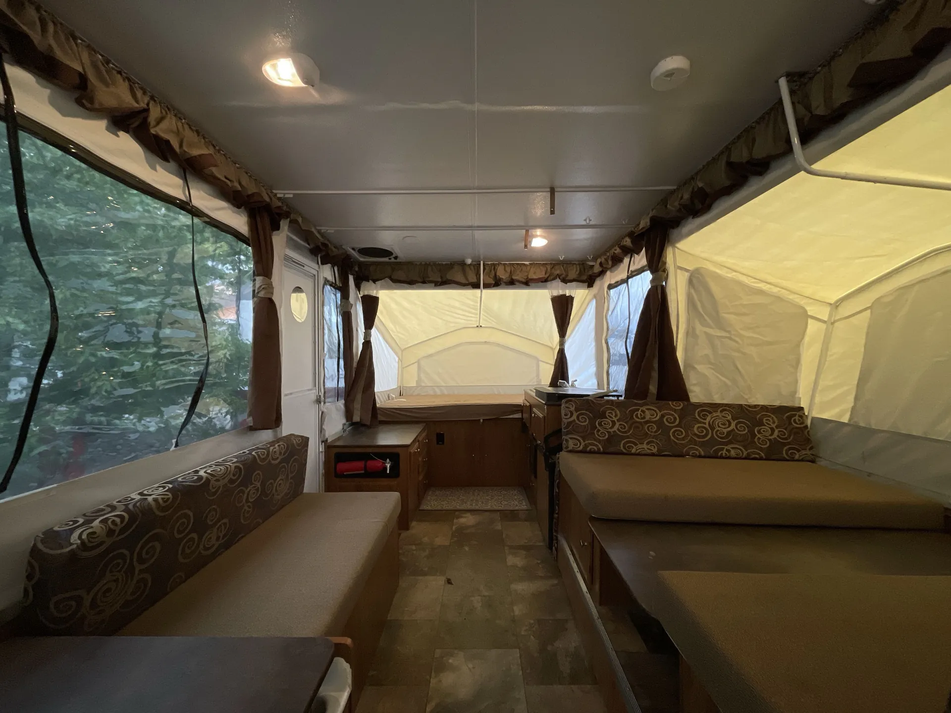 2014 Forest River Rockwood Freedom 282TXR — living area main