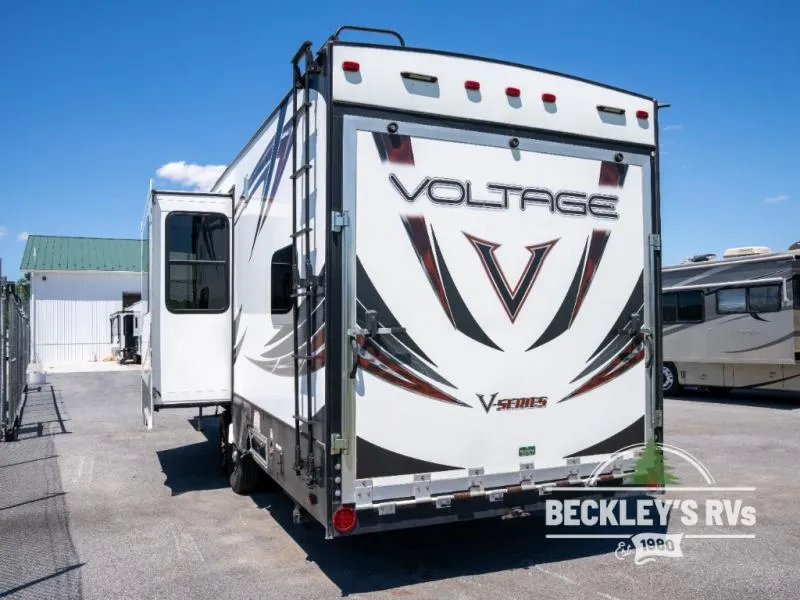 2016 Dutchmen RV Voltage V-Series Used    V3005 - Photo 3
