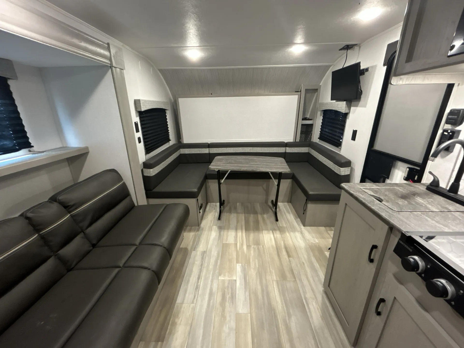 2023 Coachmen Clipper 17MBS - Photo 3