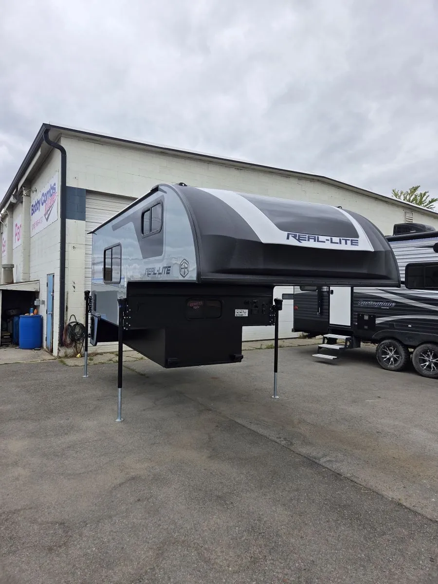 2027 Forest River RV Palomino Real-lite 1806 - Main photo